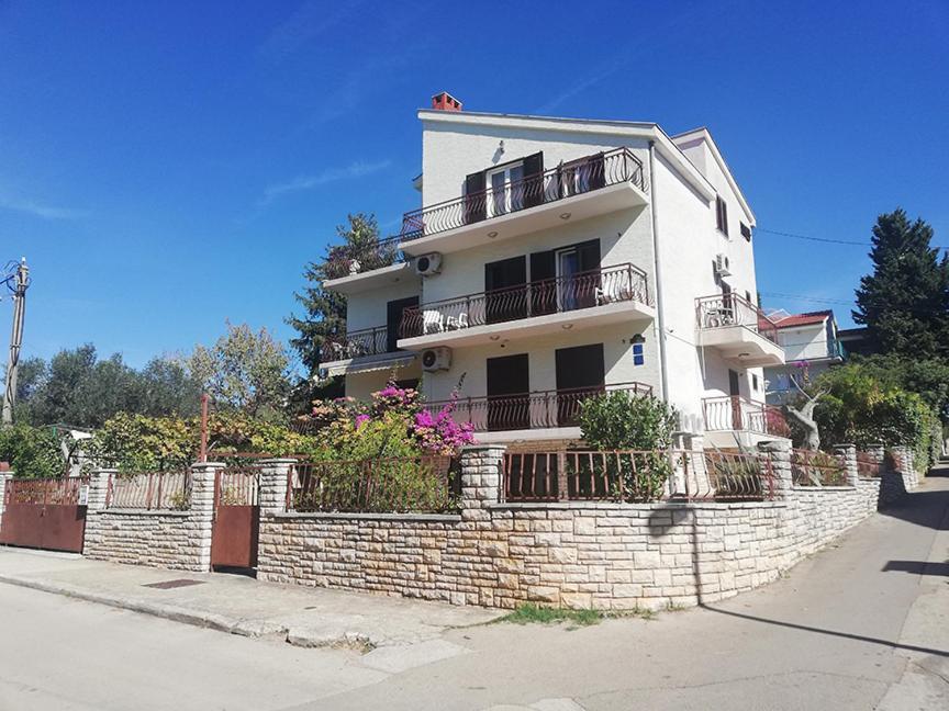 Apartment Danyja
