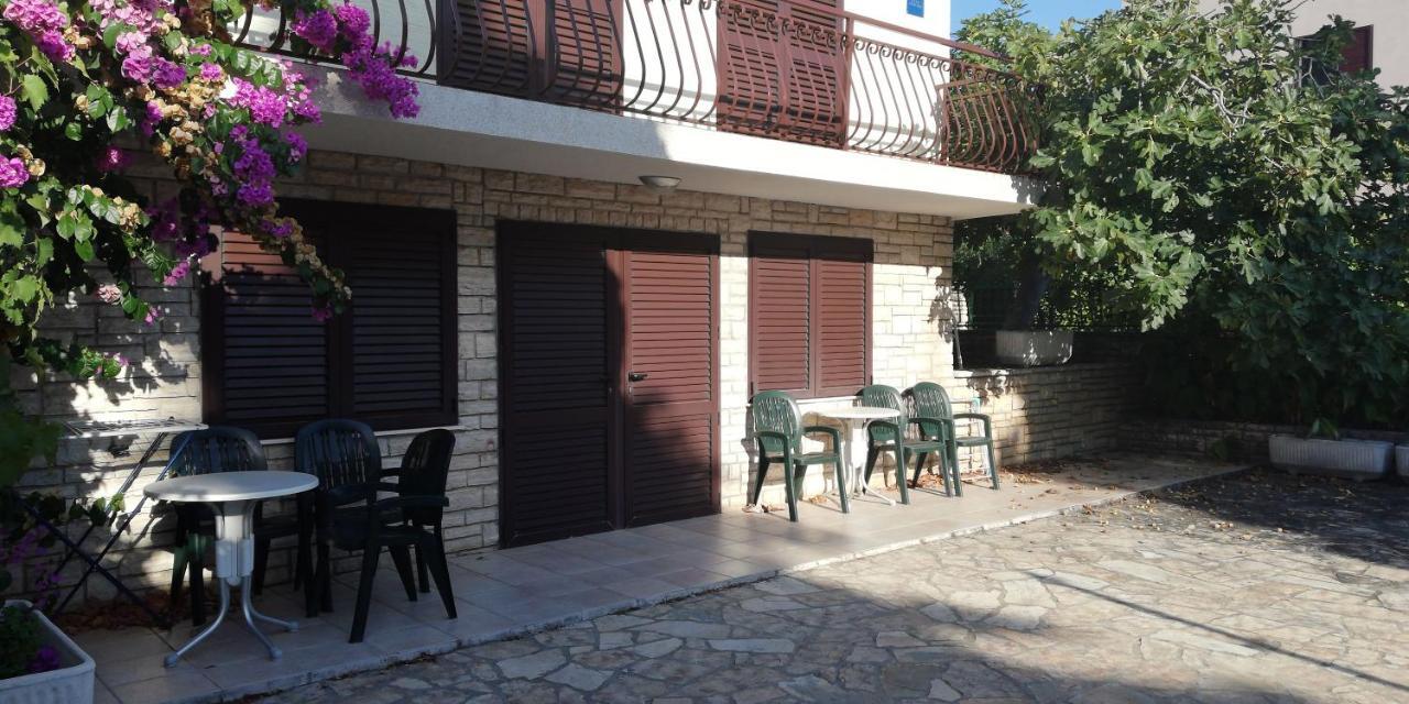 Danyja Apartment *